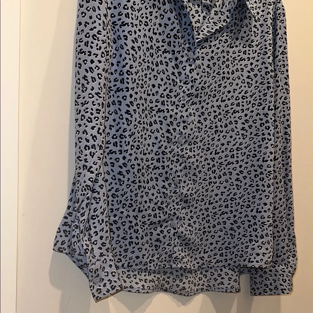 Leopard Print Button-Up Blouse - Picture 3 of 3